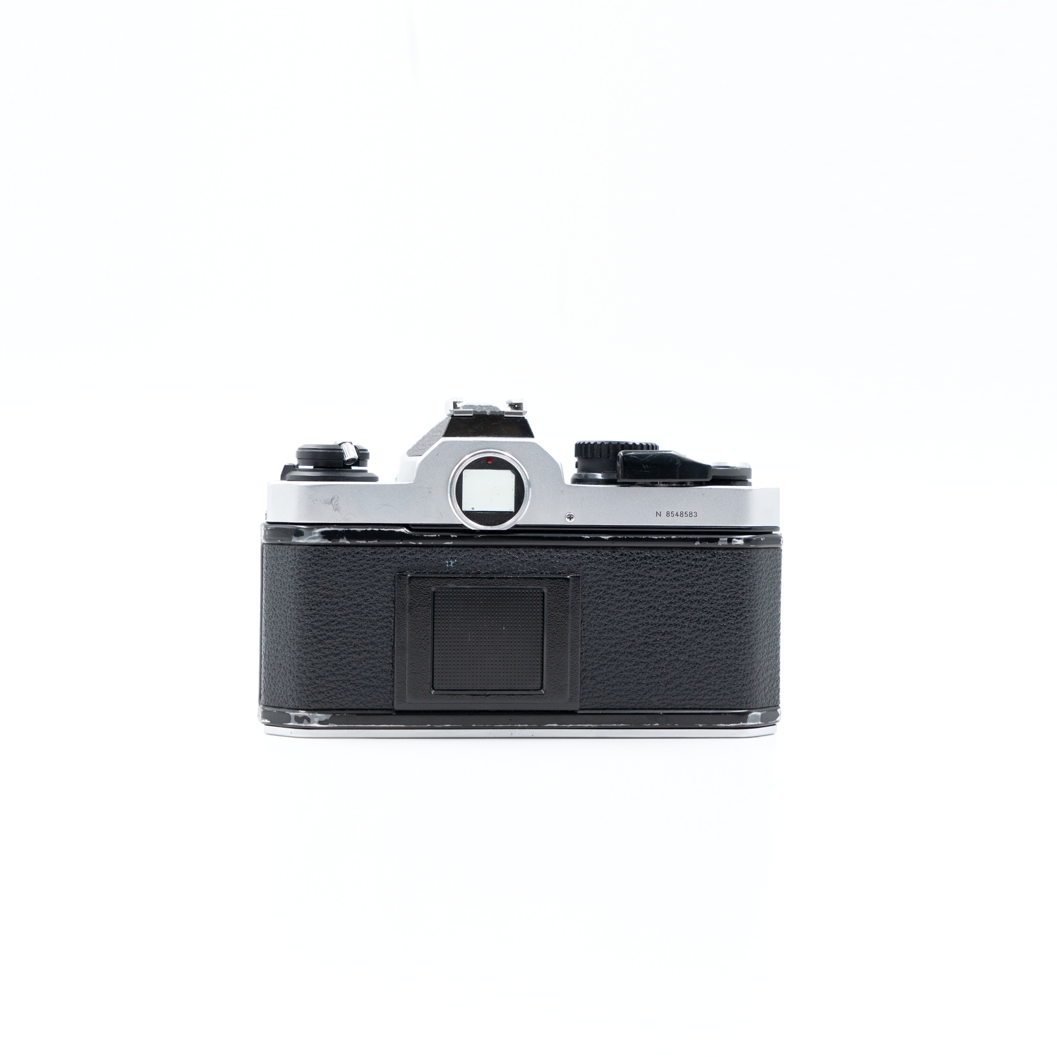 Nikon FM2 + 50mm F1.8 lens