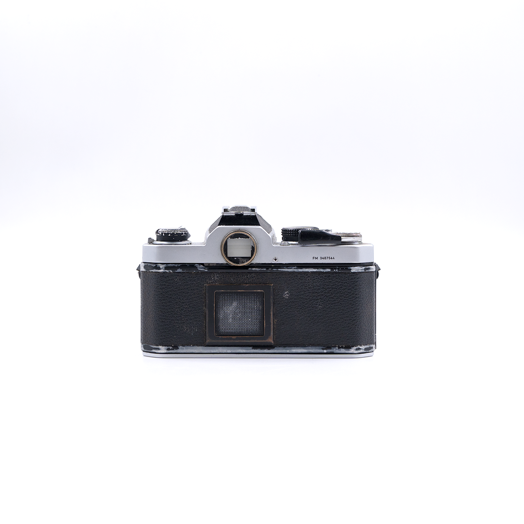 Nikon FM + 35-135mm F3.5 Lens