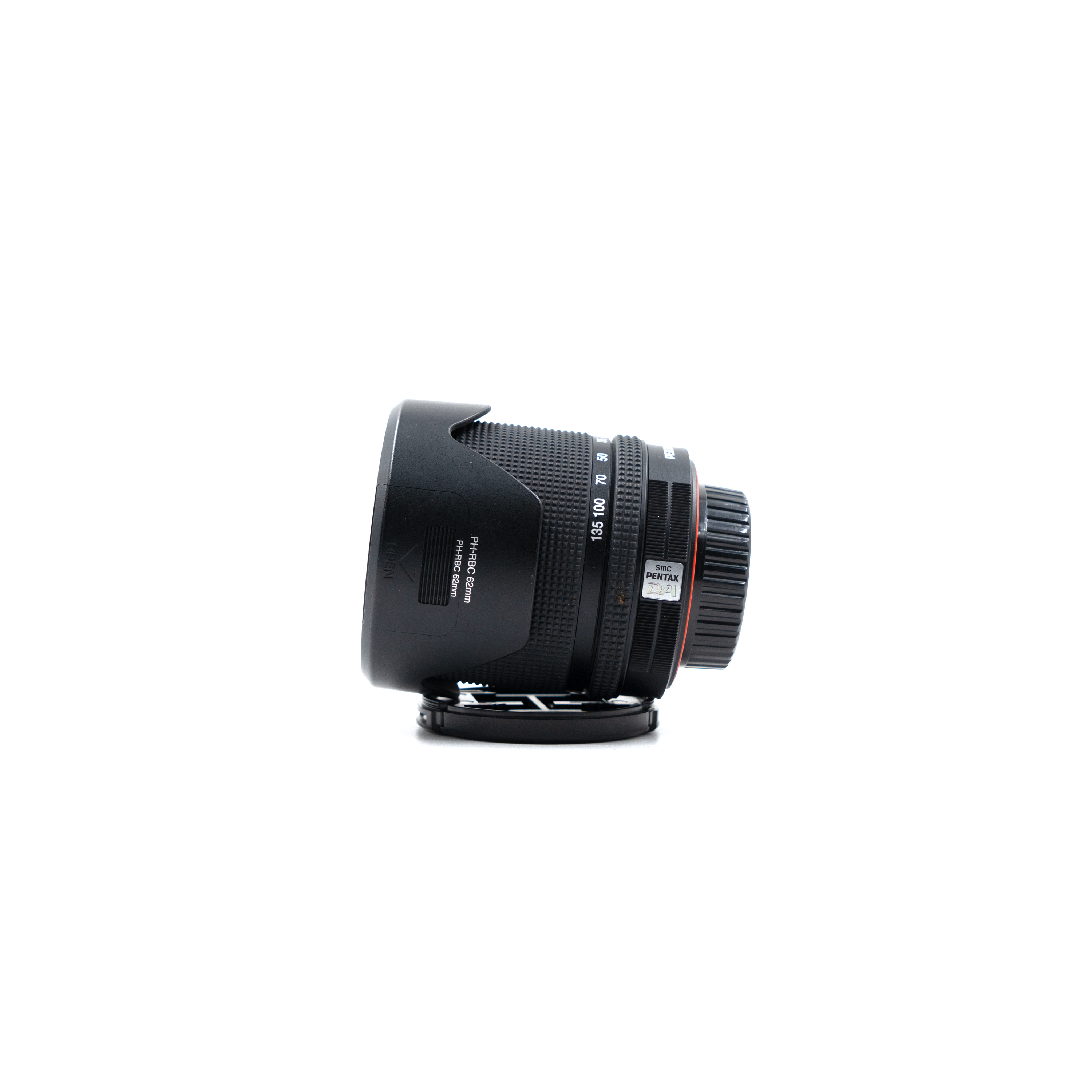 SMC Pentax-DA 62mm(18-135mm) + F3.5-5.6 Lens